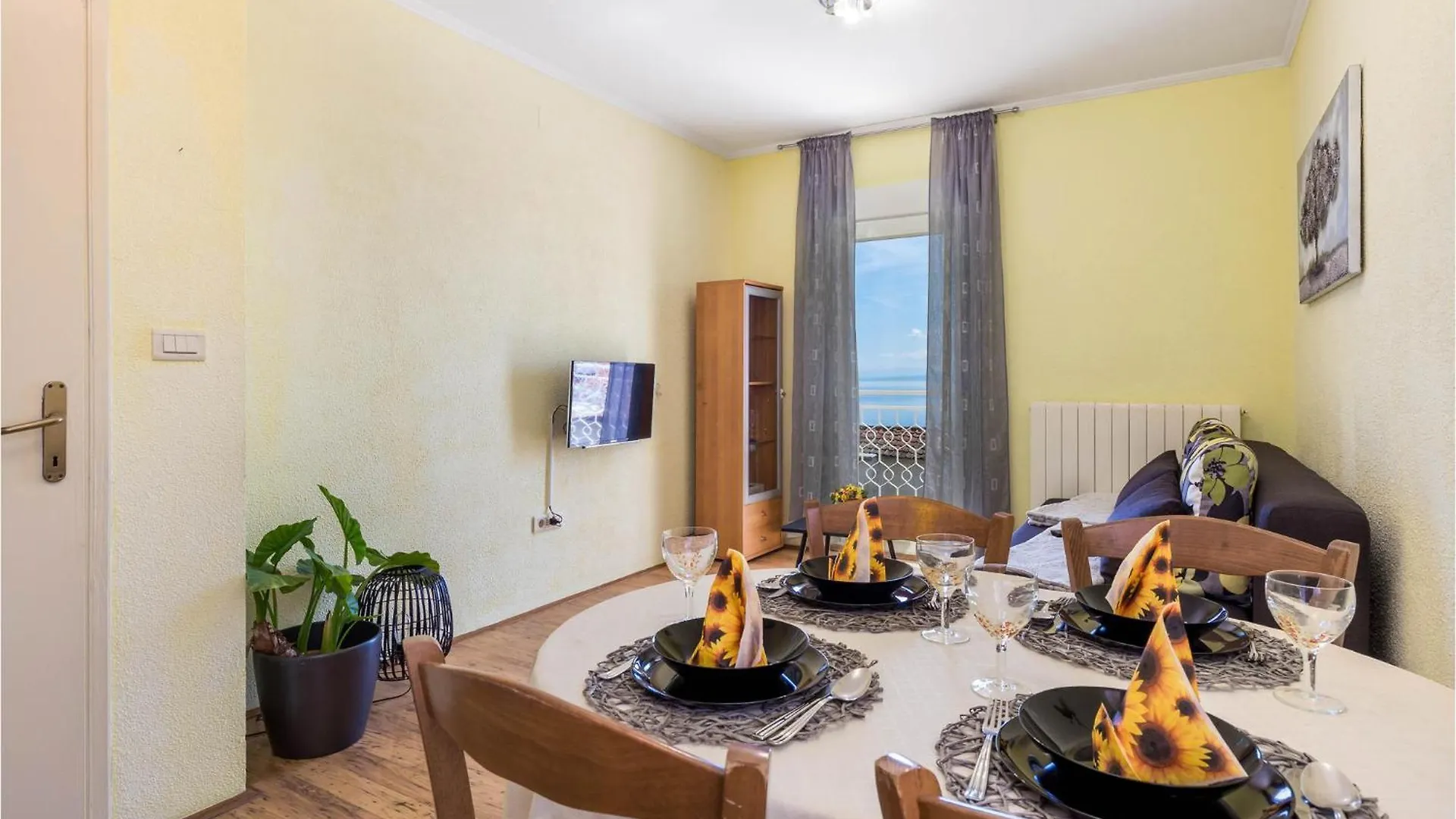 Lovely Apartment In Icici With Kitchen