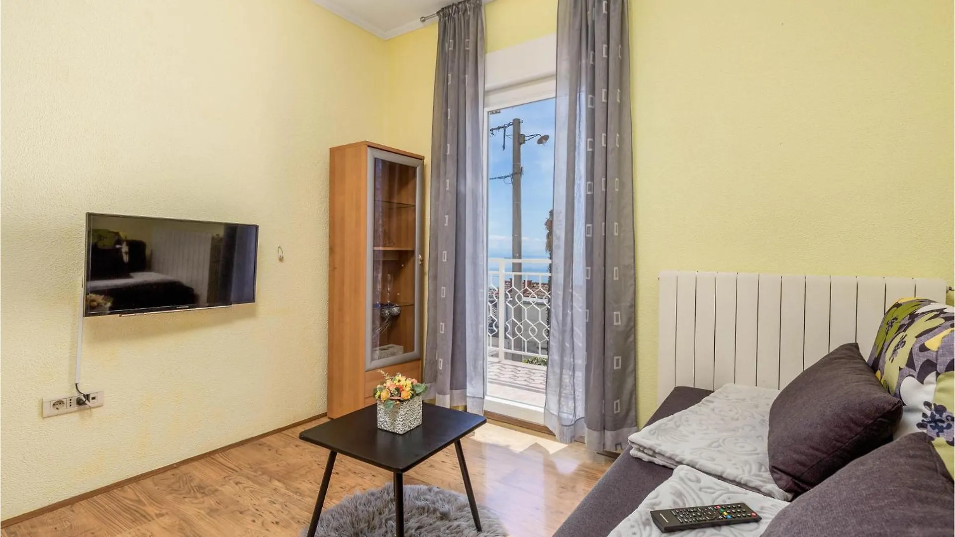 Lovely Apartment In Icici With Kitchen